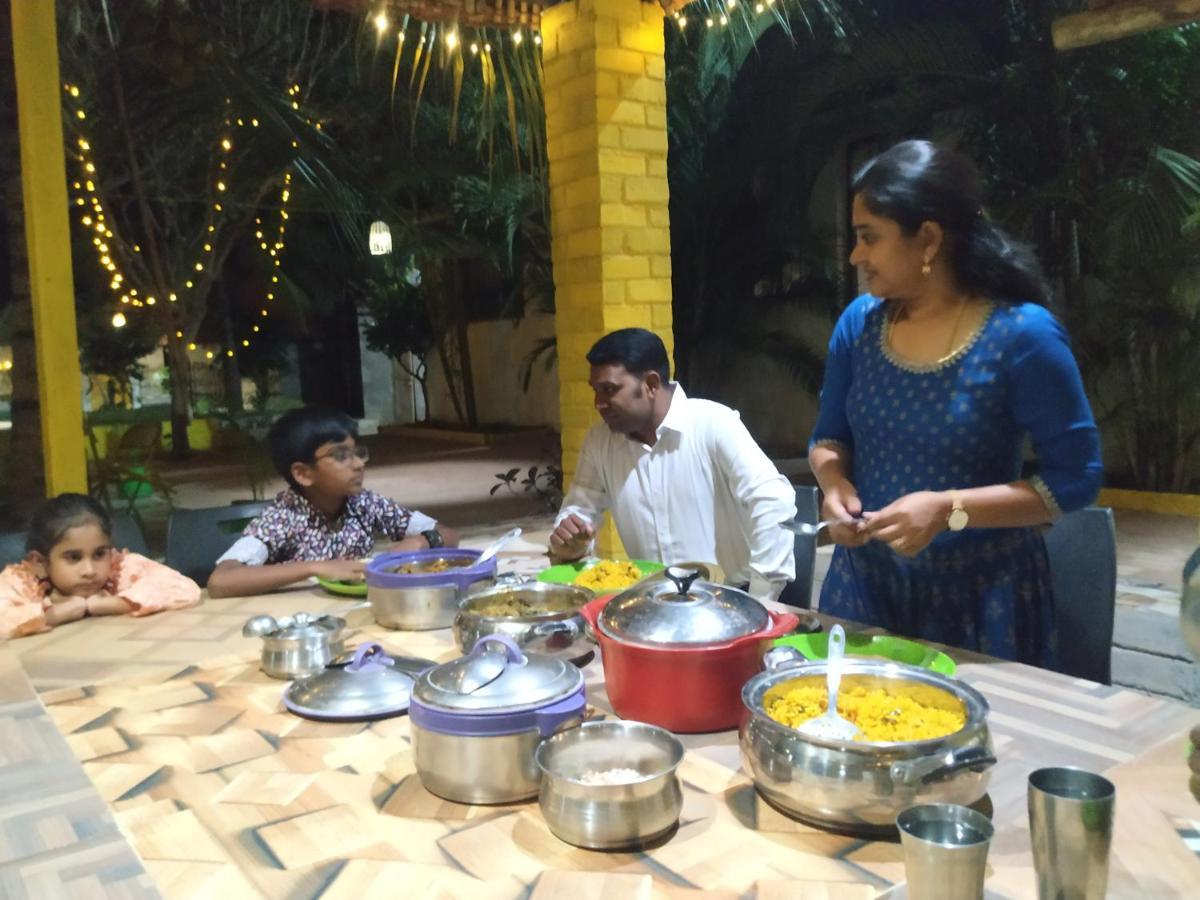 Holiyday In Vgf Farm House Dānishpet Buitenkant foto
