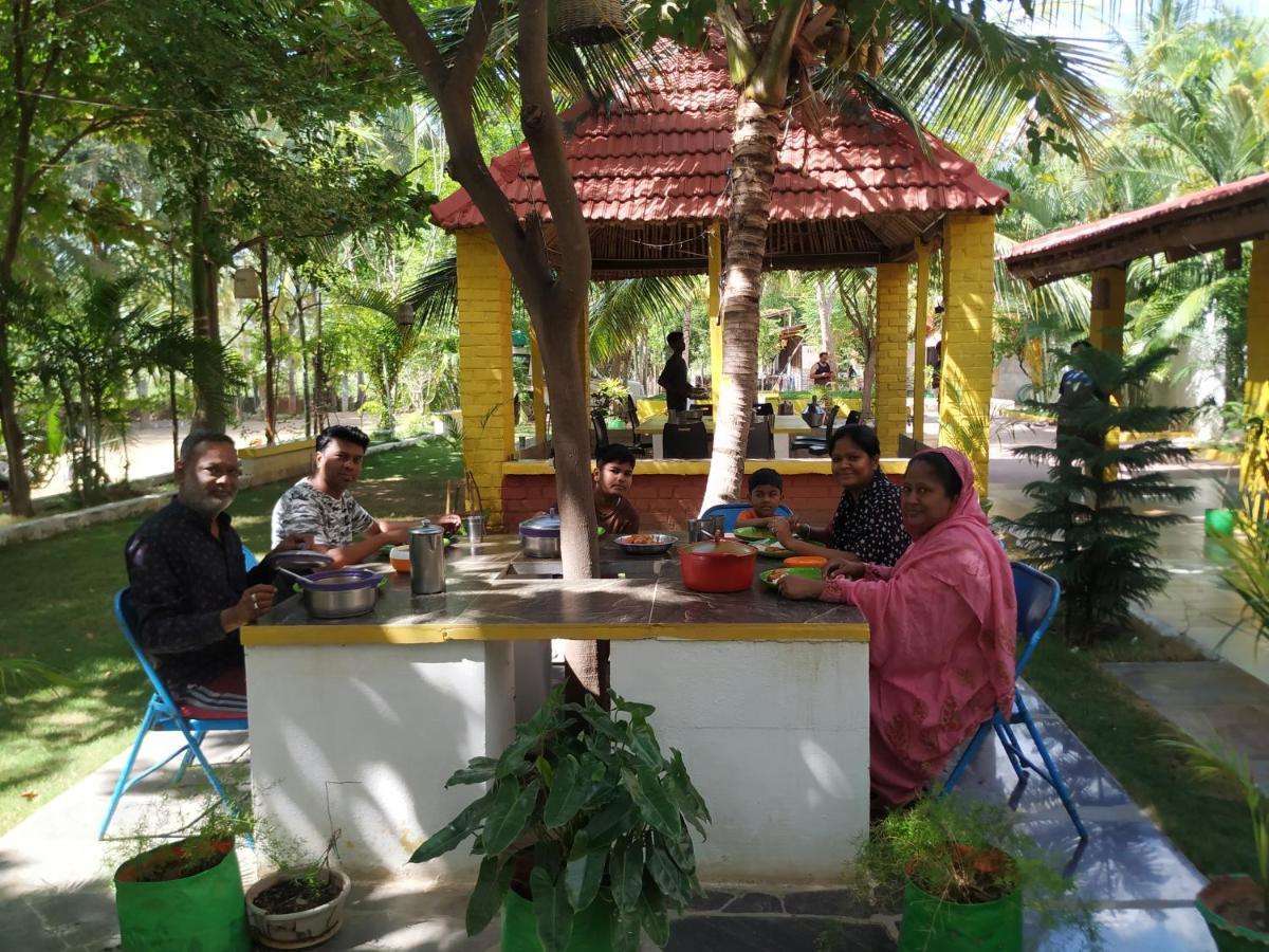 Holiyday In Vgf Farm House Dānishpet Buitenkant foto